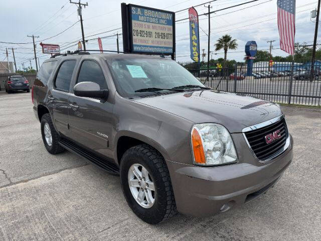 2013 GMC Yukon SLE's photo