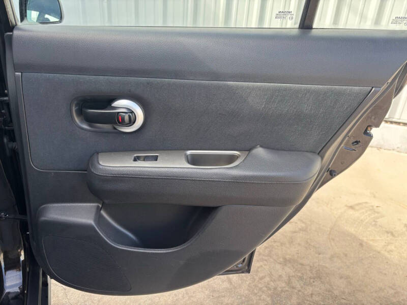 2011 Nissan Versa 1.8 S