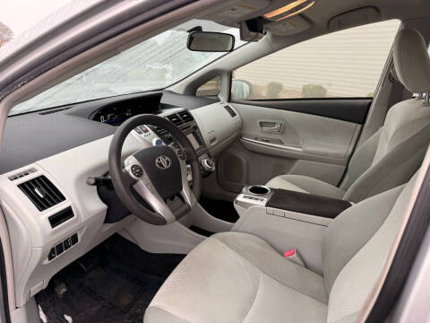 2014 Toyota Prius v Two