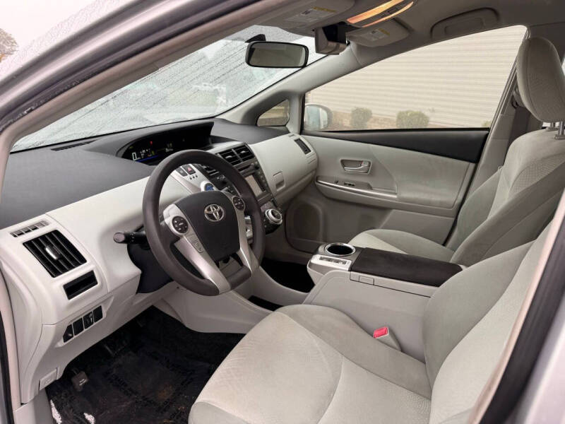 2014 Toyota Prius v Two