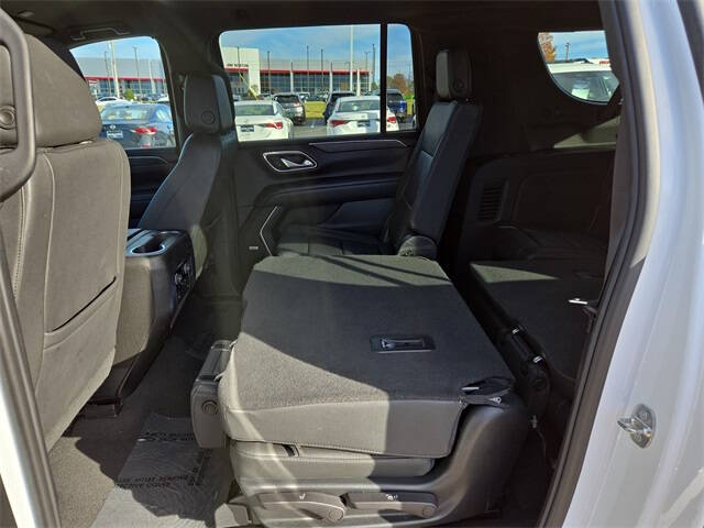 2023 Chevrolet Suburban LT