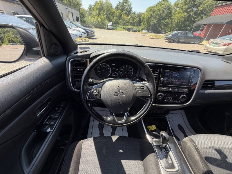 2018 Mitsubishi Outlander LE