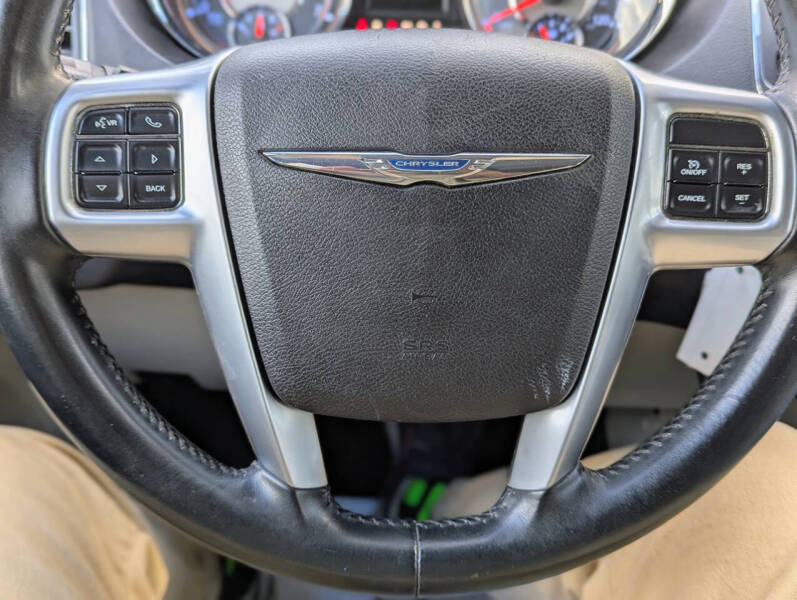 2013 Chrysler Town and Country Touring