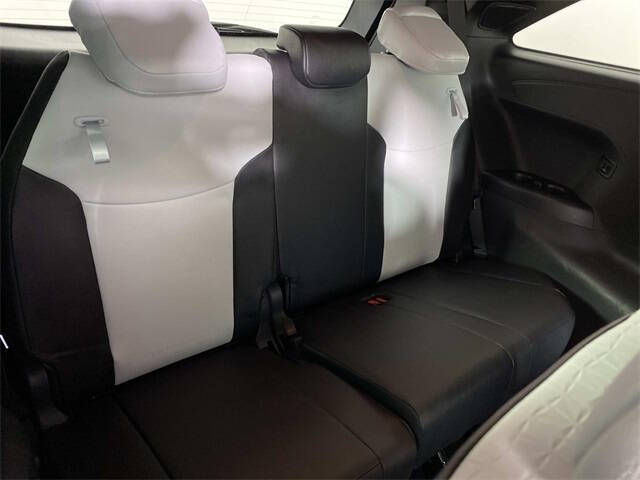 2025 Toyota Sienna XSE 7-Passenger