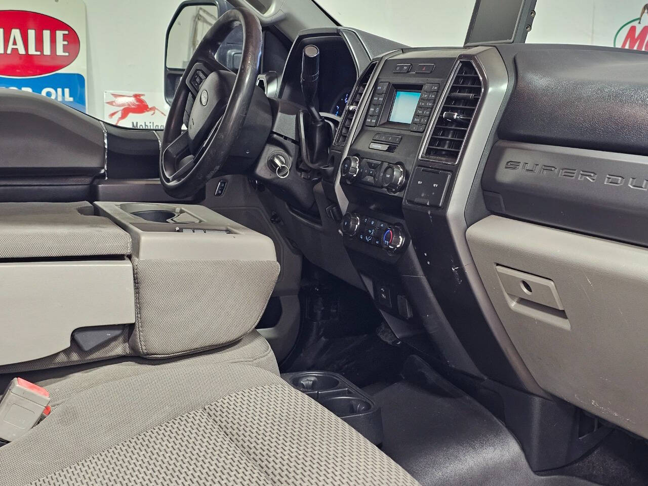 2019 Ford F-550 Super Duty 11