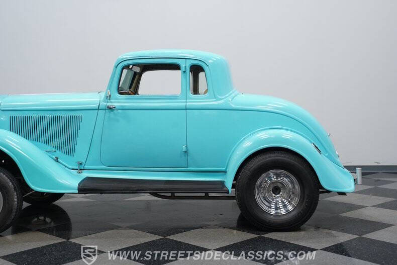 1934 Plymouth 5-Window Coupe