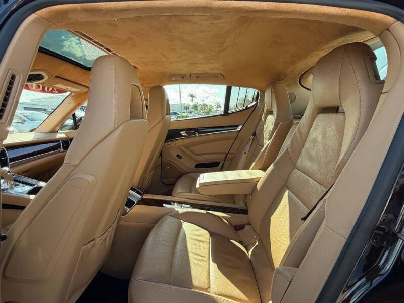 2011 Porsche Panamera 4