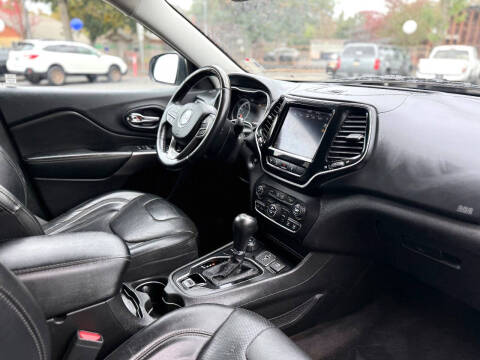 2019 Jeep Cherokee Overland