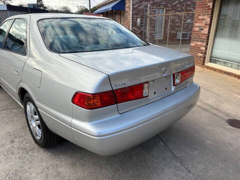 2001 Toyota Camry LE V6