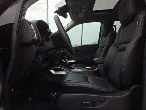 2025 Nissan Frontier SL