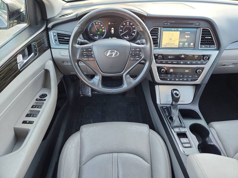 2017 Hyundai Sonata Hybrid