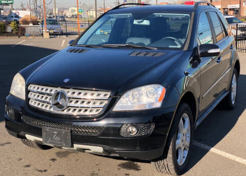 2008 Mercedes-Benz M-Class for sale at MAGIC AUTO SALES in Little Ferry NJ