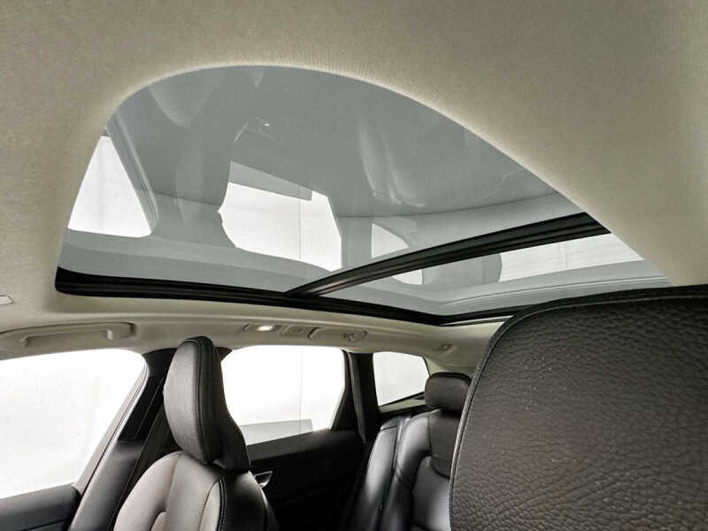 2023 Volvo XC60 B5 Plus Dark Theme