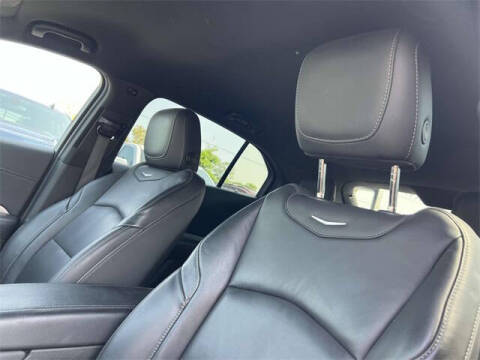 2023 Cadillac XT4 Premium Luxury