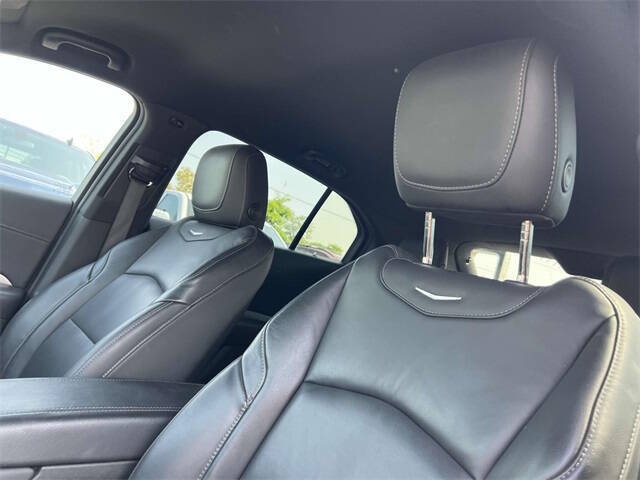 2023 Cadillac XT4 Premium Luxury