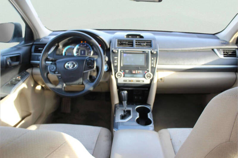 2013 Toyota Camry Hybrid XLE