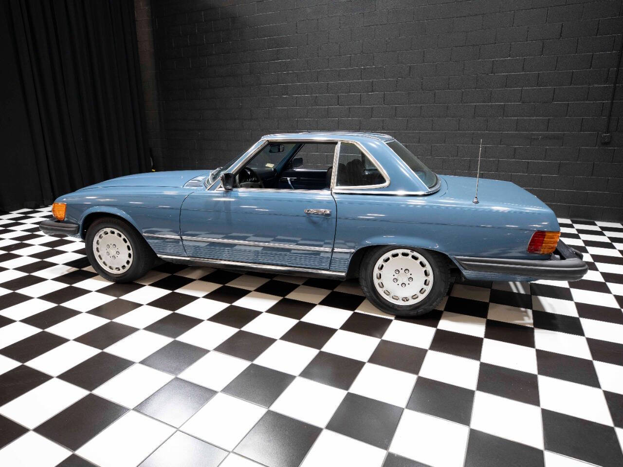 1977 Mercedes-Benz 450 SL 20