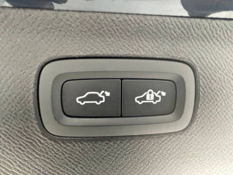 2023 Volvo XC90 B5 Core