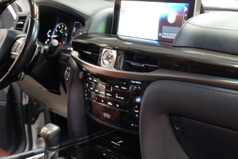 2016 Lexus LX 570
