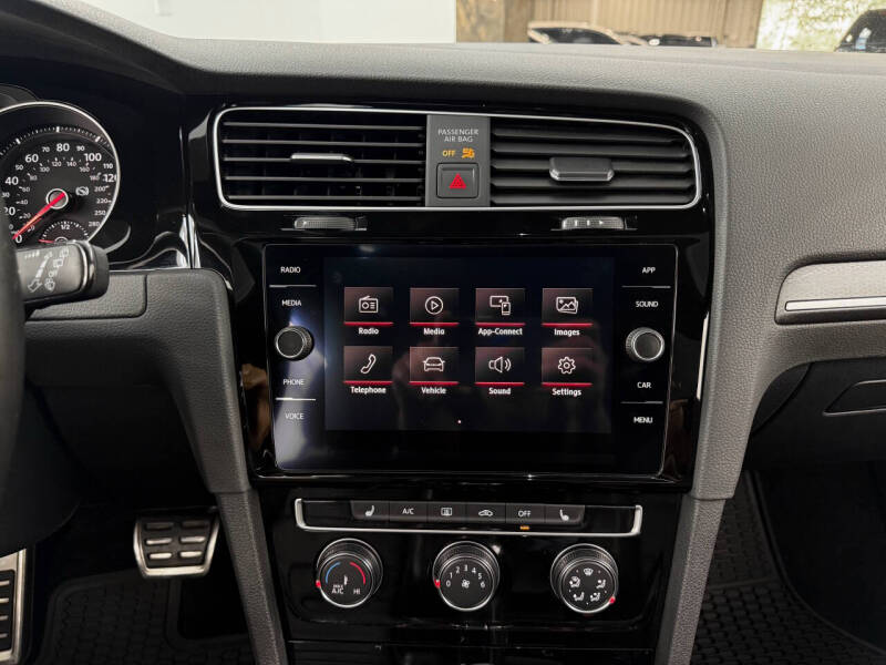 2019 Volkswagen Golf GTI SE