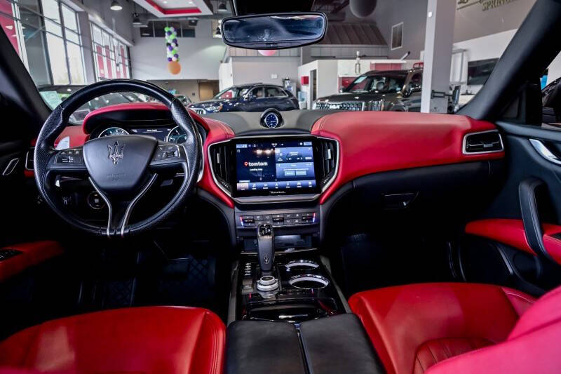 2022 Maserati Ghibli Modena