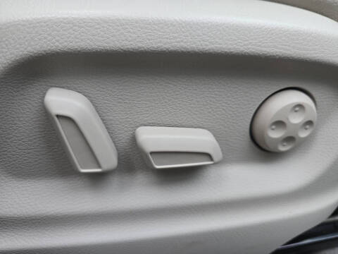 2012 Audi Q5 3.2 quattro Premium Plus