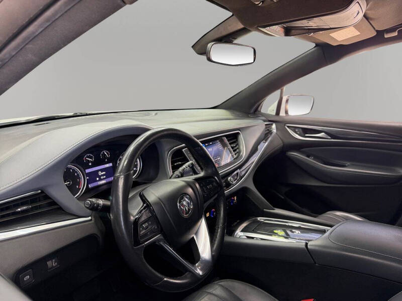 2022 Buick Enclave Essence