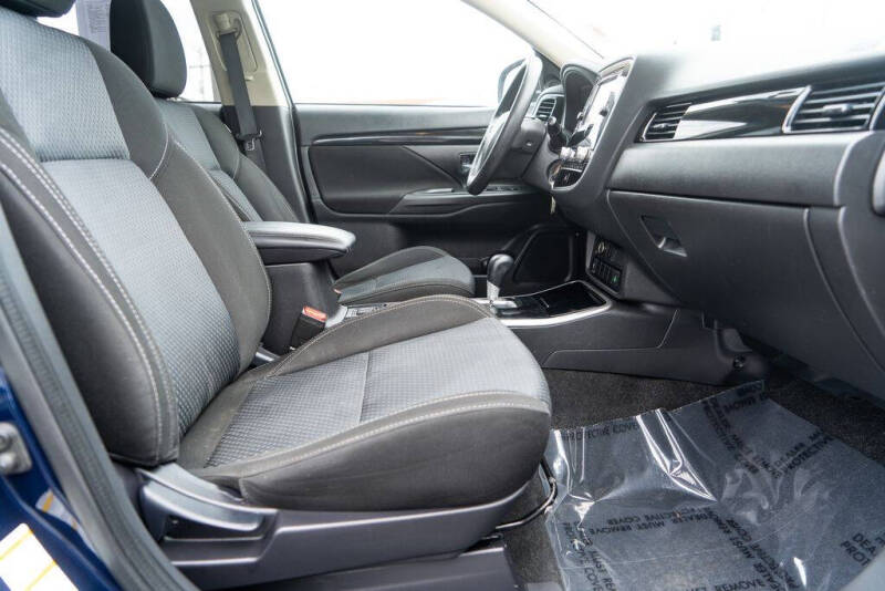 2020 Mitsubishi Outlander ES