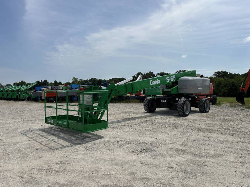 2016 Genie 65' Manlift