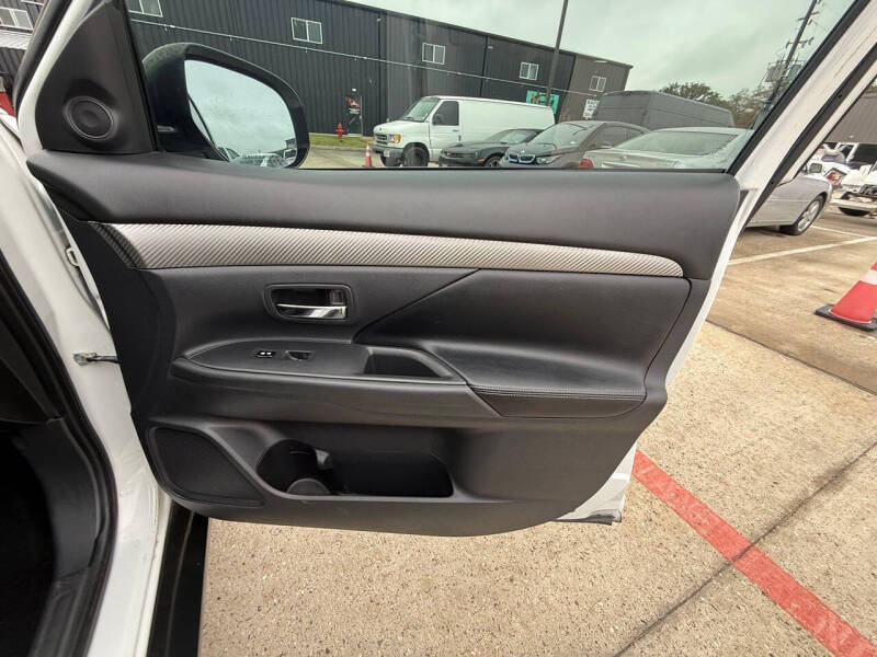 2015 Mitsubishi Outlander SE