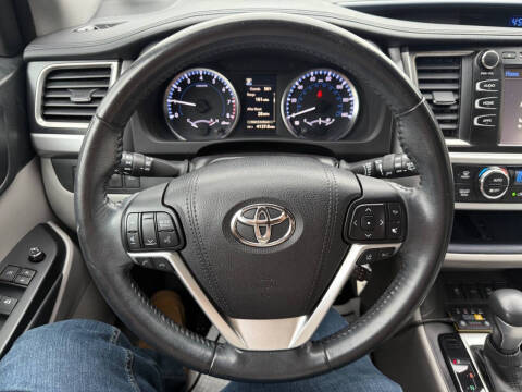 2017 Toyota Highlander LE Plus