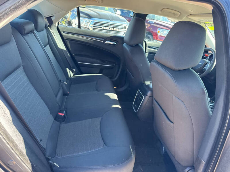 2023 Chrysler 300 Touring