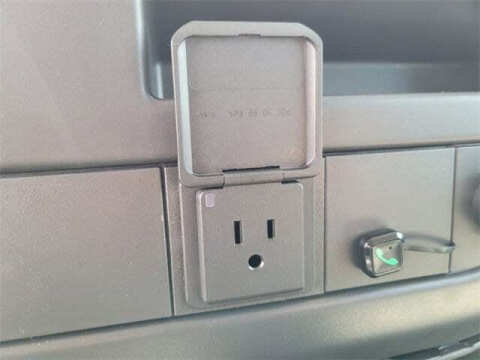 2025 Chevrolet Express 2500