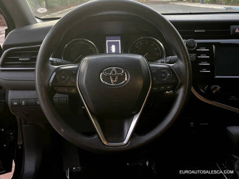 2019 Toyota Camry Hybrid LE