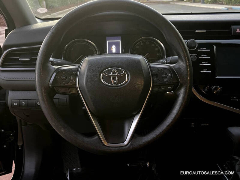 2019 Toyota Camry Hybrid LE