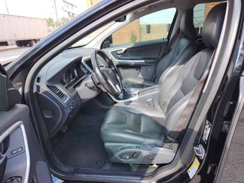 2016 Volvo XC60 T5 Drive-E Platinum