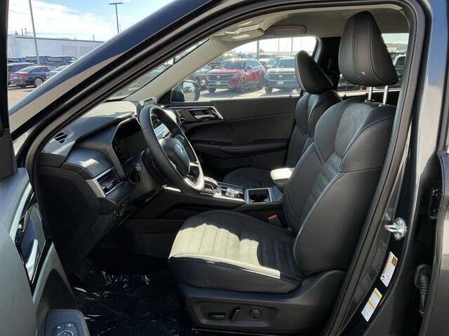 2025 Mitsubishi Outlander PHEV SE