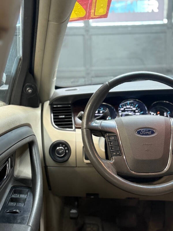 2012 Ford Taurus SEL