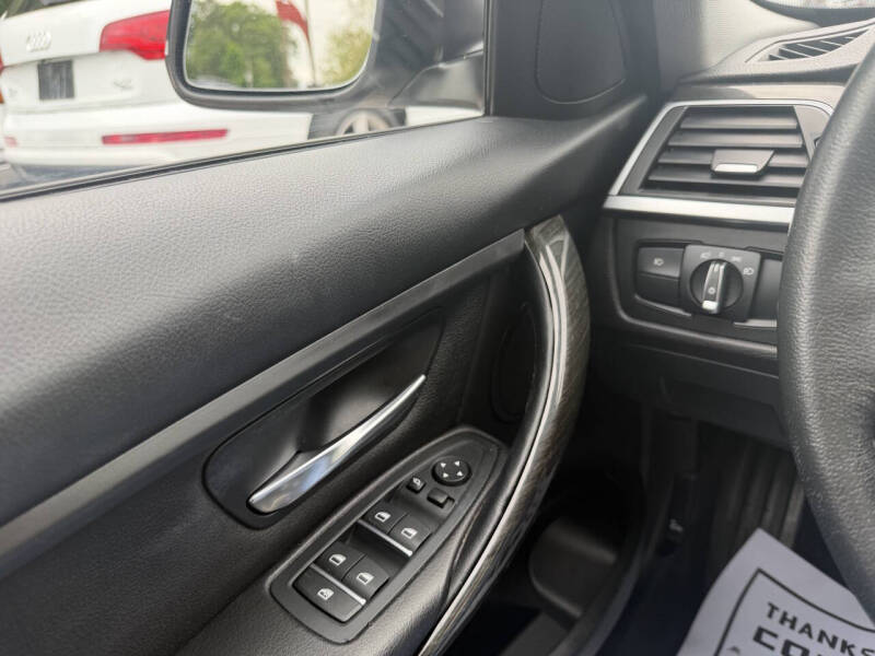 2017 BMW 3 Series 320i