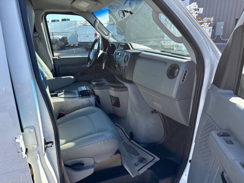 2011 Ford E-Series E-350 SD