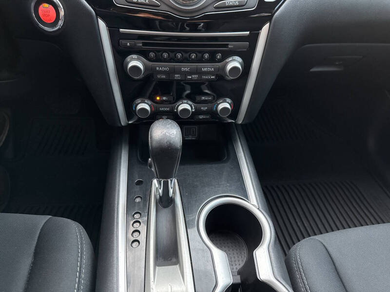 2019 Nissan Pathfinder SV