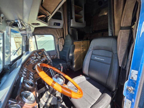 2001 Freightliner Conventional XL