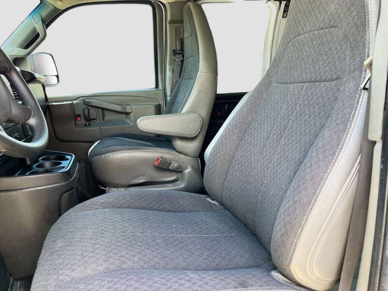 2024 Chevrolet Express 2500
