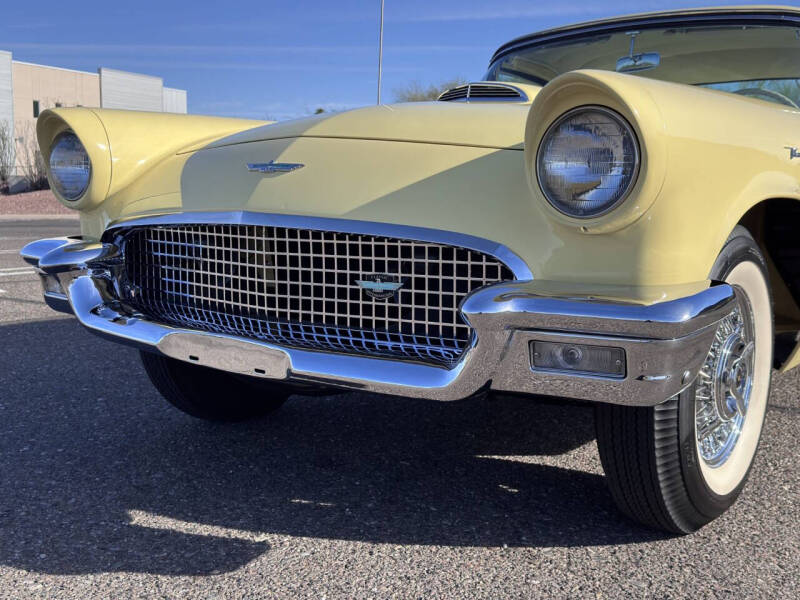 1957 Ford Thunderbird