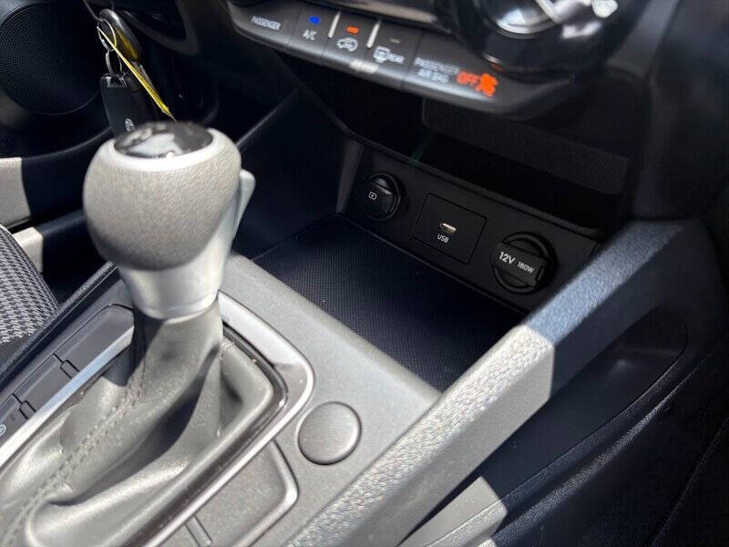 2023 Hyundai Kona SE