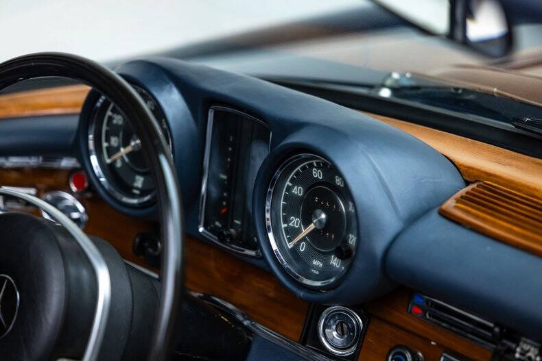 1969 Mercedes-Benz 280-Class