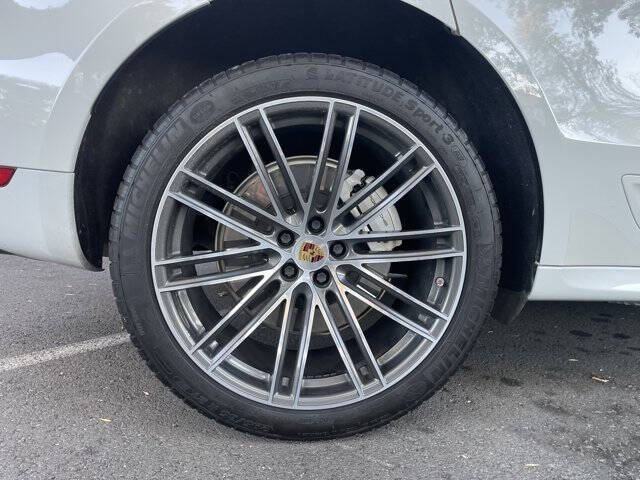 2020 Porsche Macan Turbo