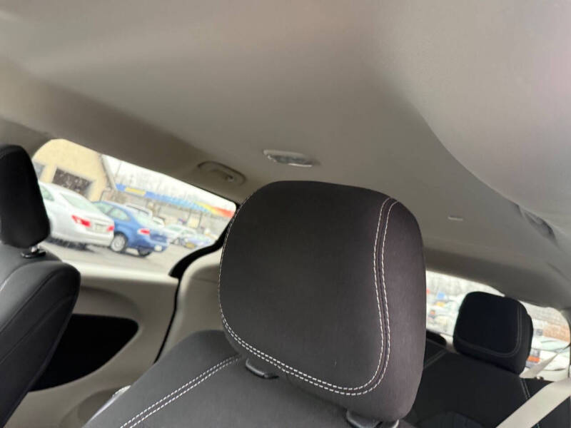 2021 Chrysler Voyager L