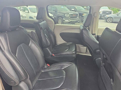 2022 Chrysler Pacifica Hybrid Touring L