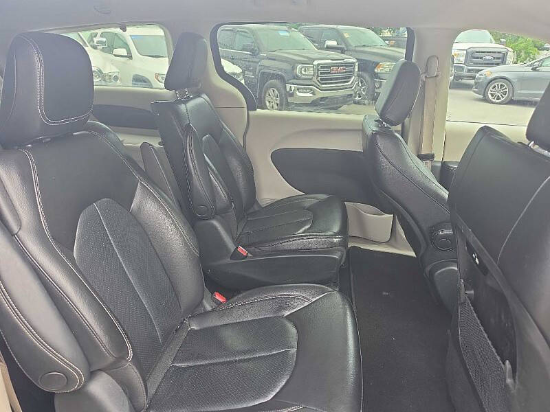 2022 Chrysler Pacifica Hybrid Touring L